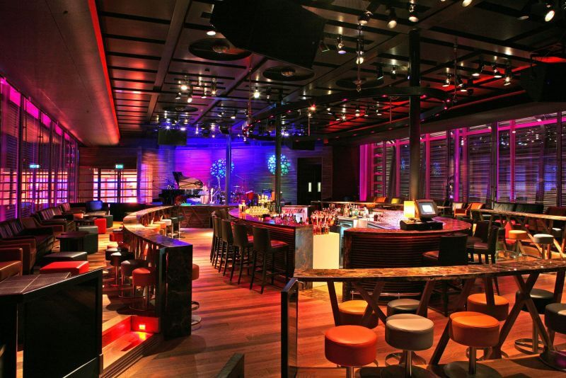 7seas lounge and bar seating